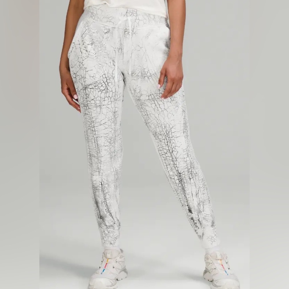 Lululemon Warn Down Jogger